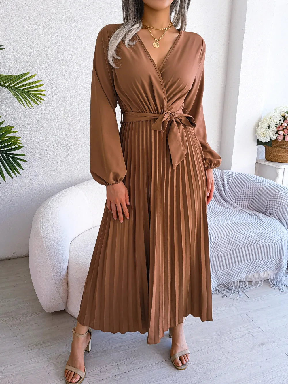 Elegant V-Neck Pleated Maxi Dress - Spring/Summer Collection