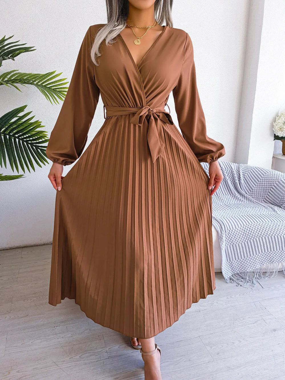 Elegant V-Neck Pleated Maxi Dress - Spring/Summer Collection