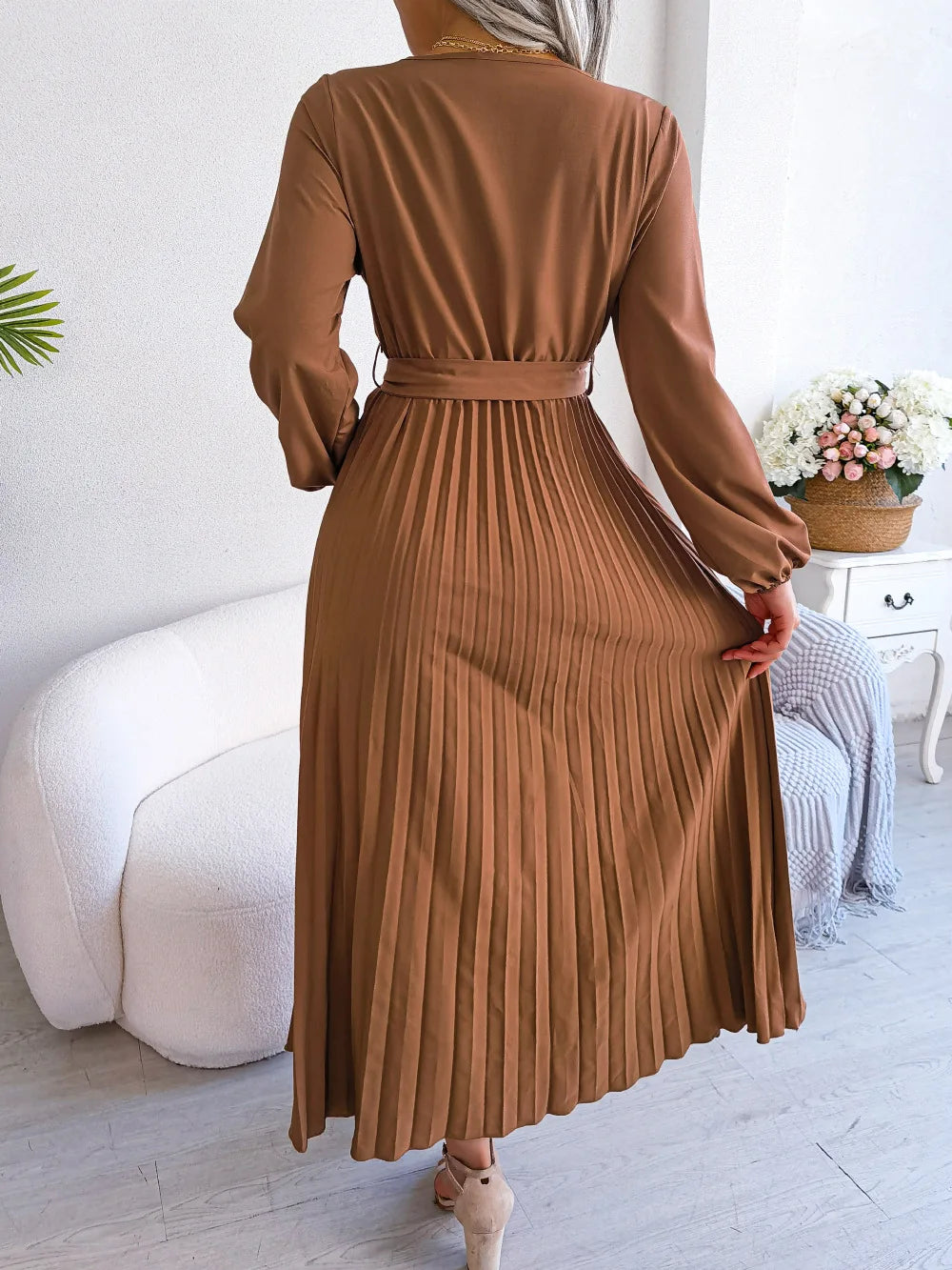 Elegant V-Neck Pleated Maxi Dress - Spring/Summer Collection